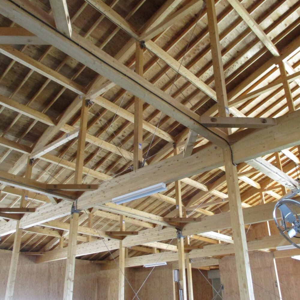 コボットブレース採用例（木造牛舎）