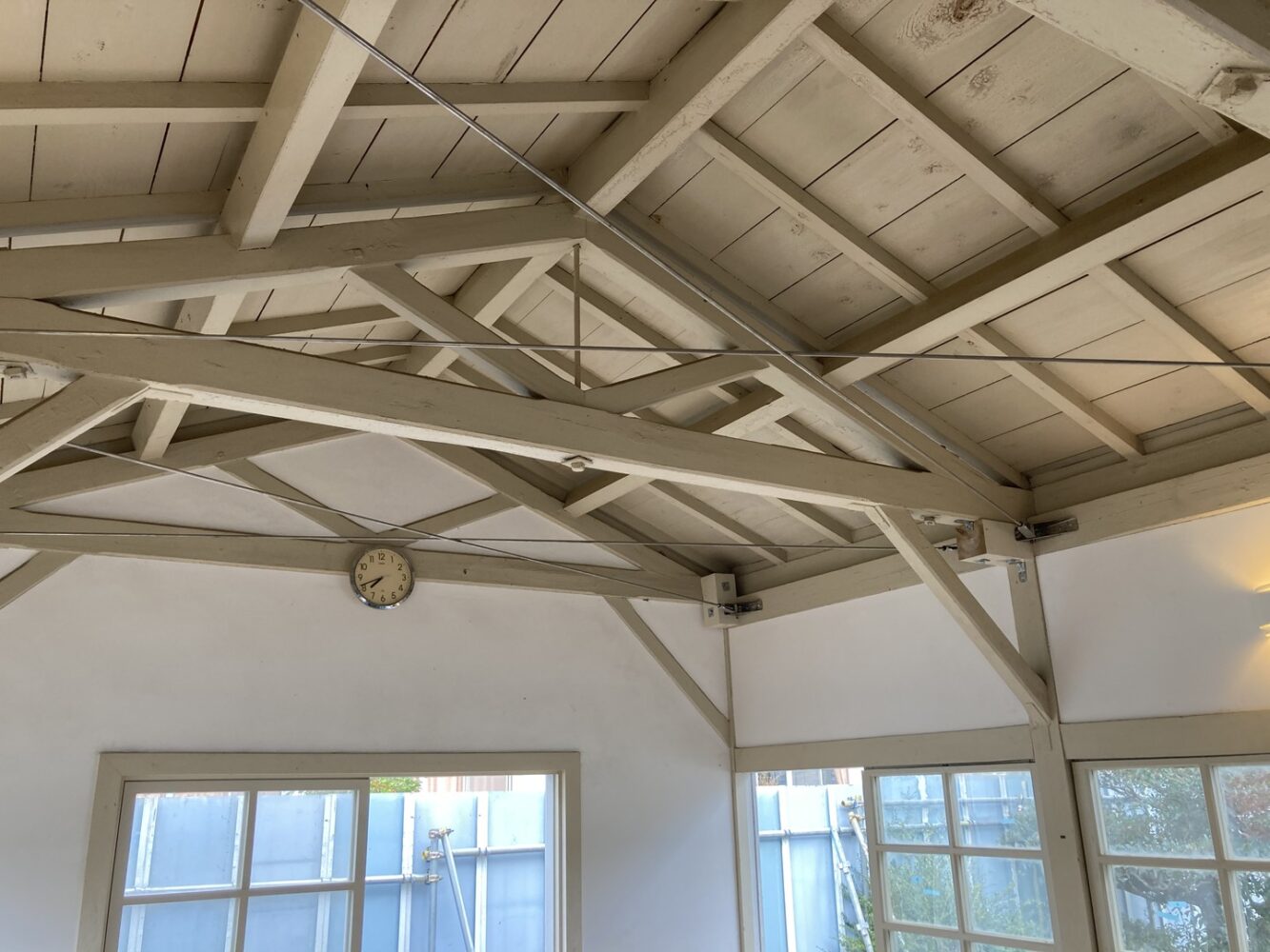 旧木造校舎の耐震補強工事の施工事例