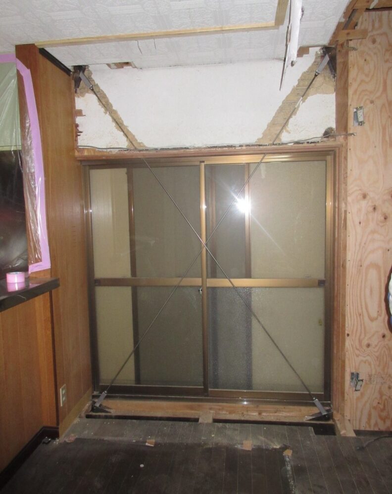 コボット施工事例（中連窓の部分は貫通）