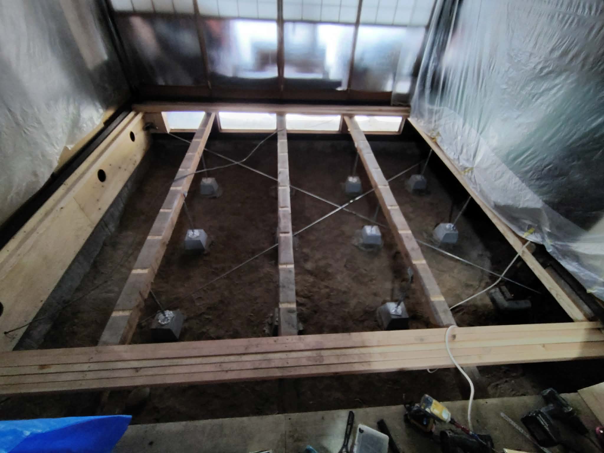 コボットジョイント式ブレースシステム耐震補強（床下の根がらみあるいは大引きの補強）